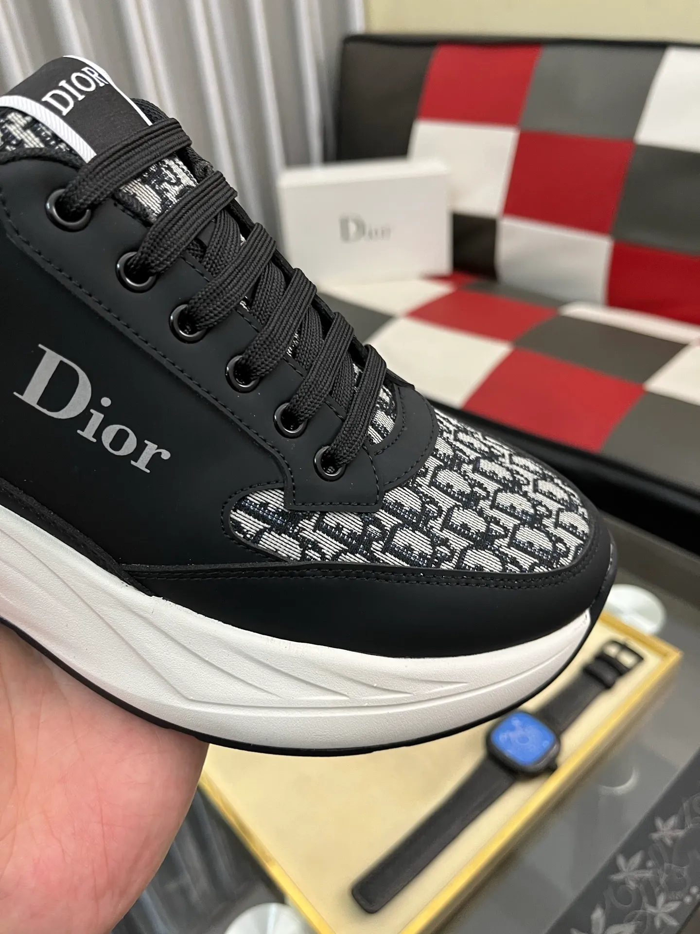 Ex-factory price: 438⌚️⌚️[Dior] Dior’s new men’s genuine leather casual shoes, the highest version on the market, any comparison is welcome🆚! The original leather has excellent texture and is super high-end! Fetal sheep net lining imported from Italy, removable pad! Luxurious materials and fine workmanship, highly recommended! Code number: 38-443️⃣Colors available